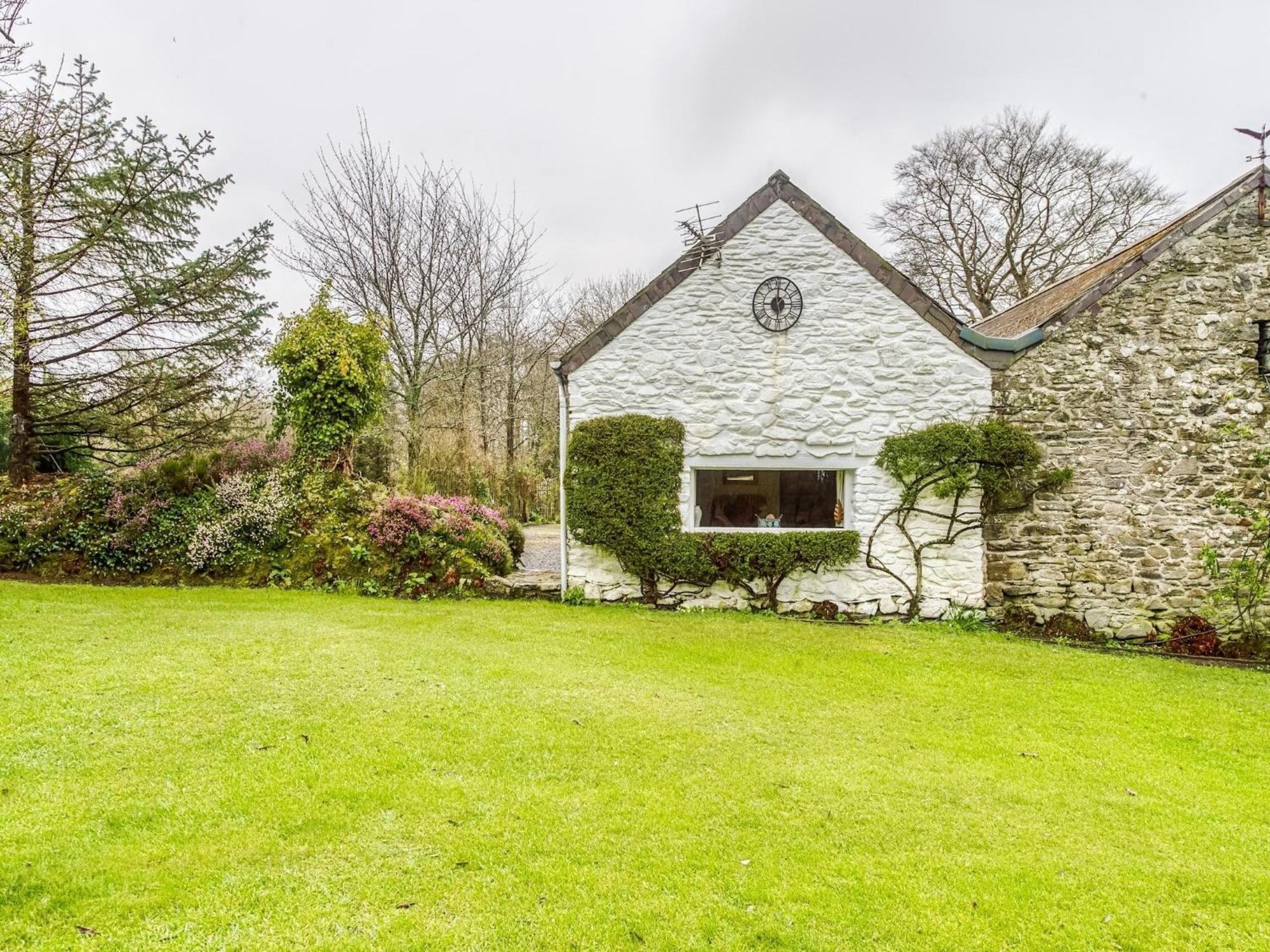 Secluded Holiday Home In Ceredigion With Garden Pennant  Екстер'єр фото