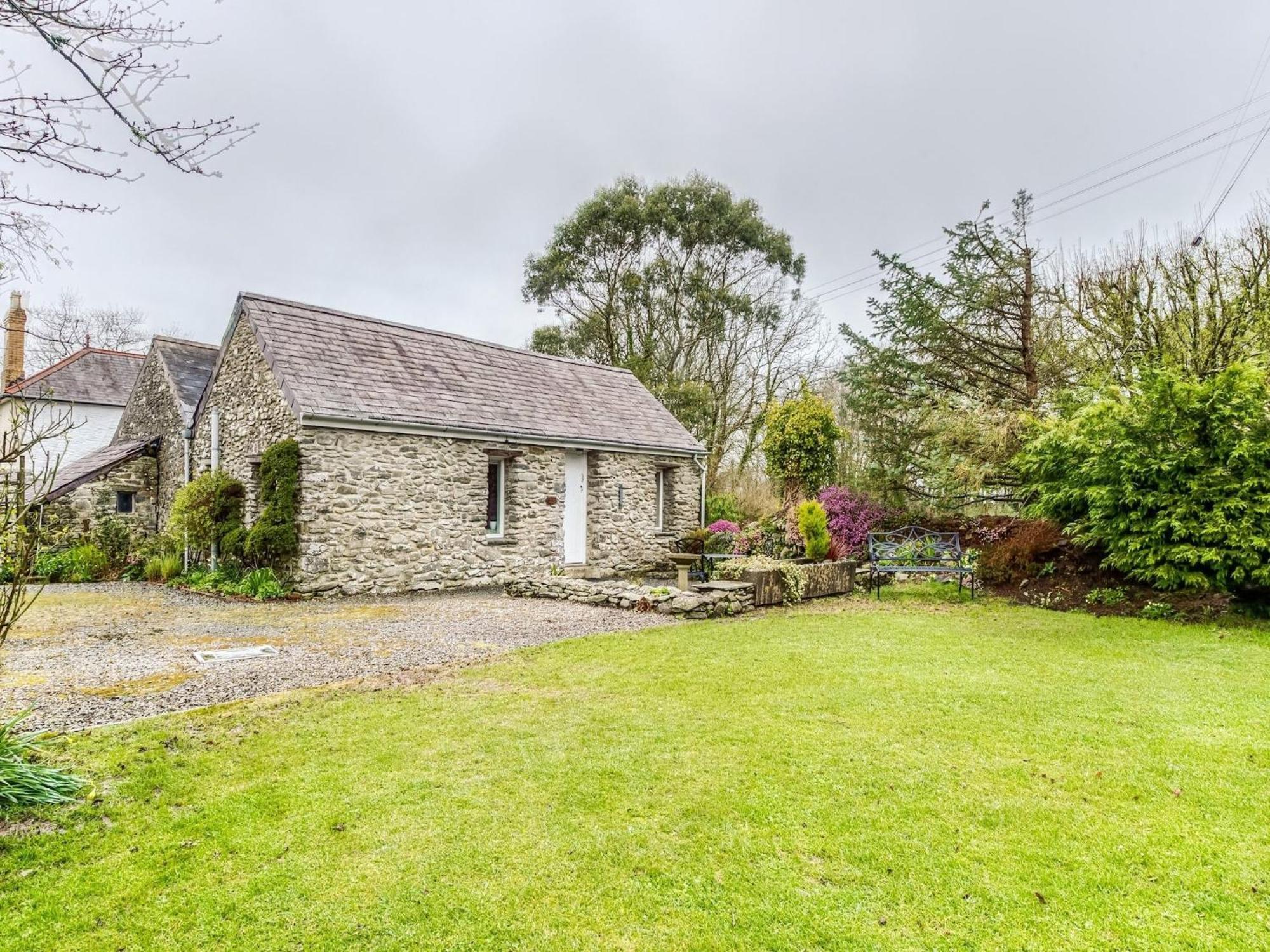 Secluded Holiday Home In Ceredigion With Garden Pennant  Екстер'єр фото