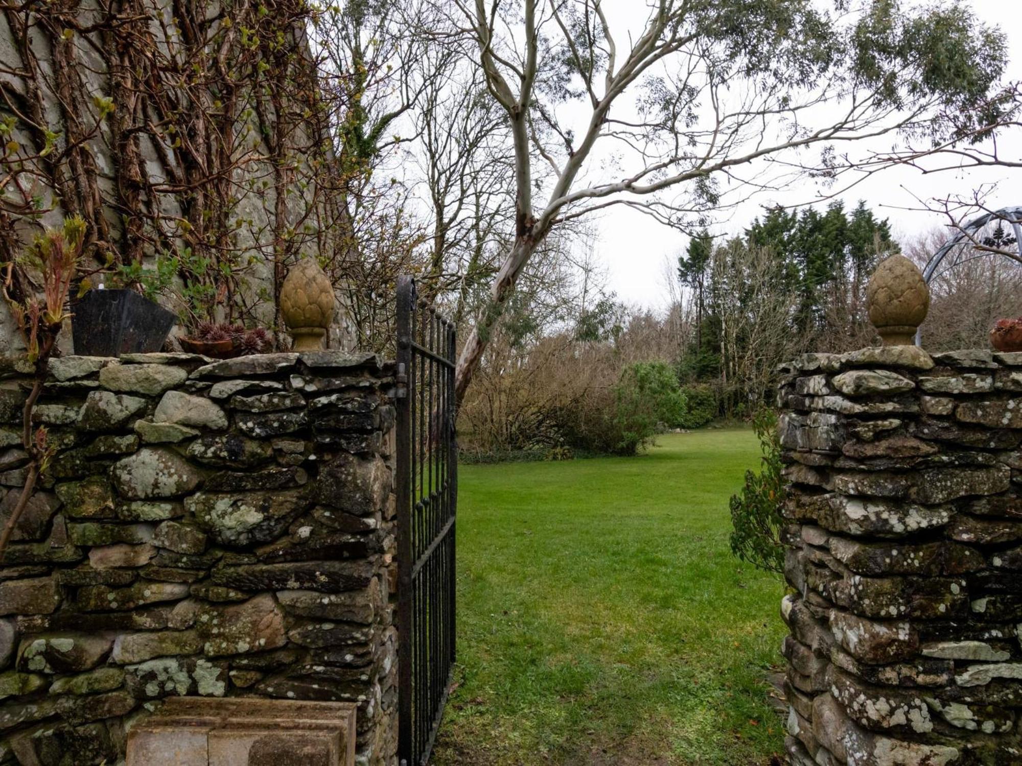 Secluded Holiday Home In Ceredigion With Garden Pennant  Екстер'єр фото