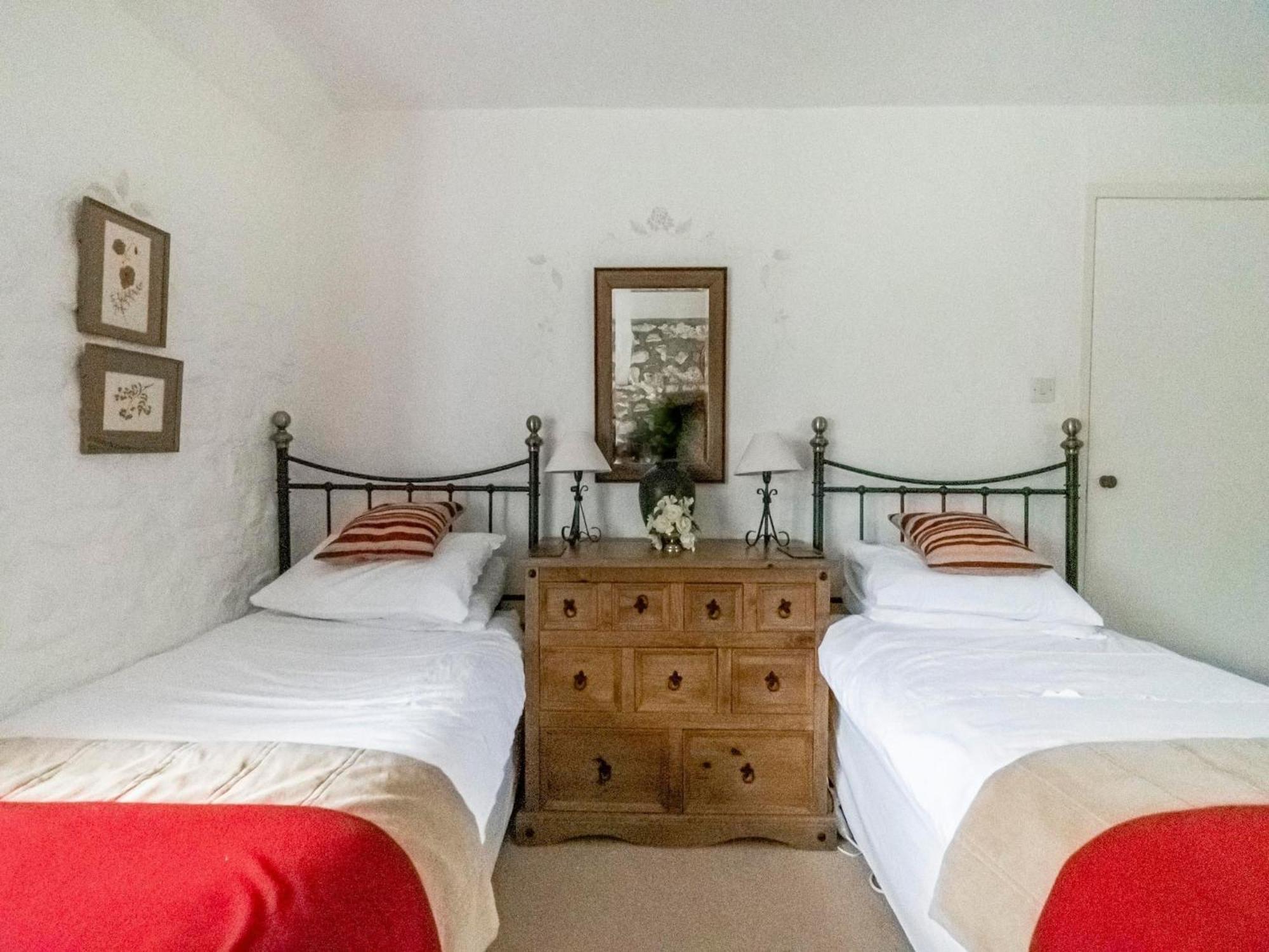 Secluded Holiday Home In Ceredigion With Garden Pennant  Екстер'єр фото