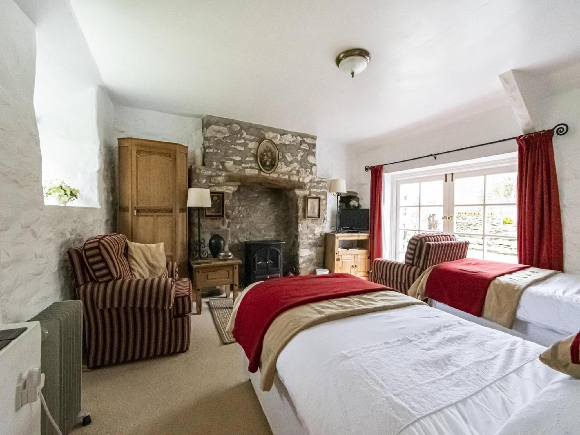 Secluded Holiday Home In Ceredigion With Garden Pennant  Екстер'єр фото