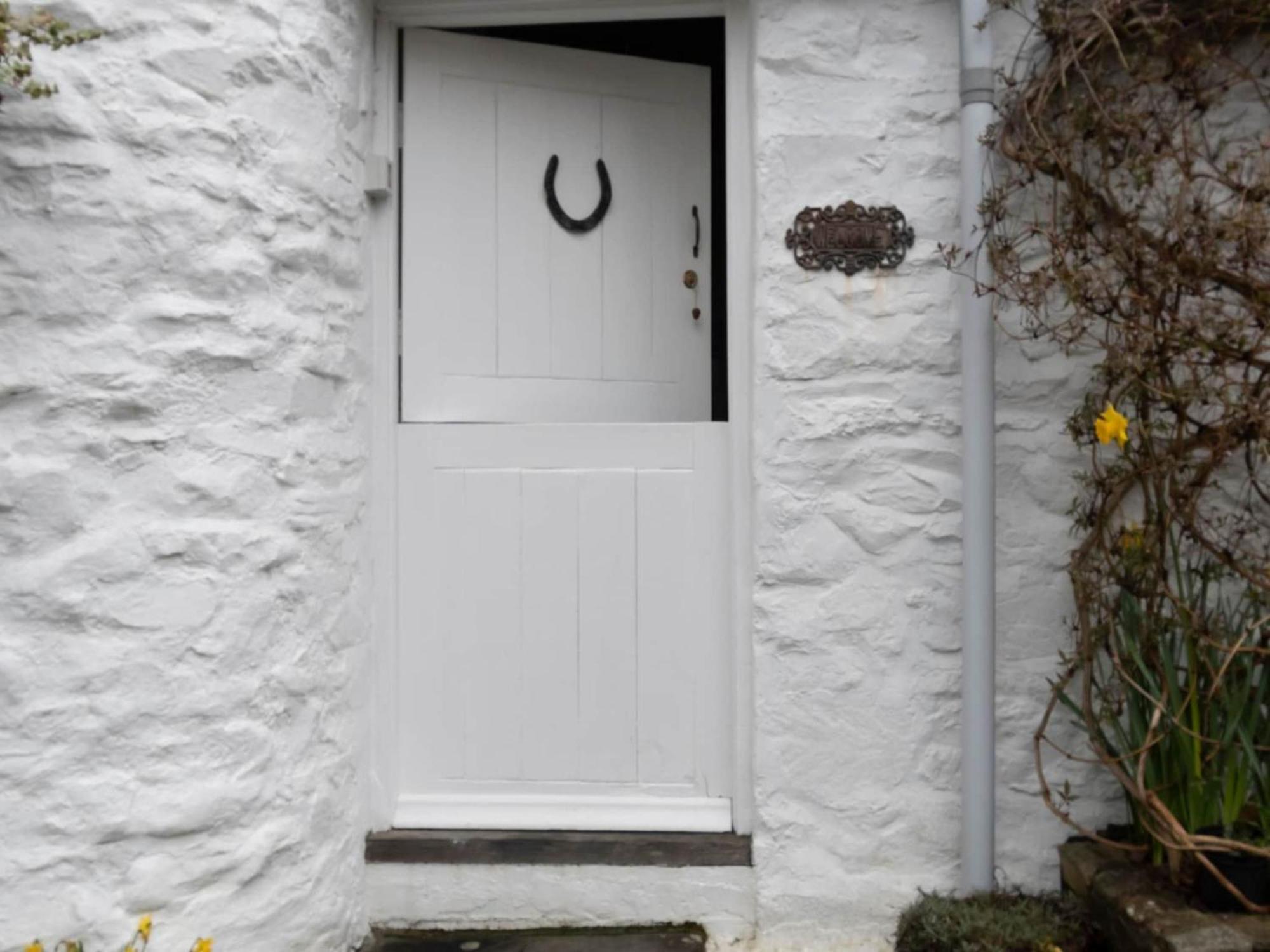 Secluded Holiday Home In Ceredigion With Garden Pennant  Екстер'єр фото
